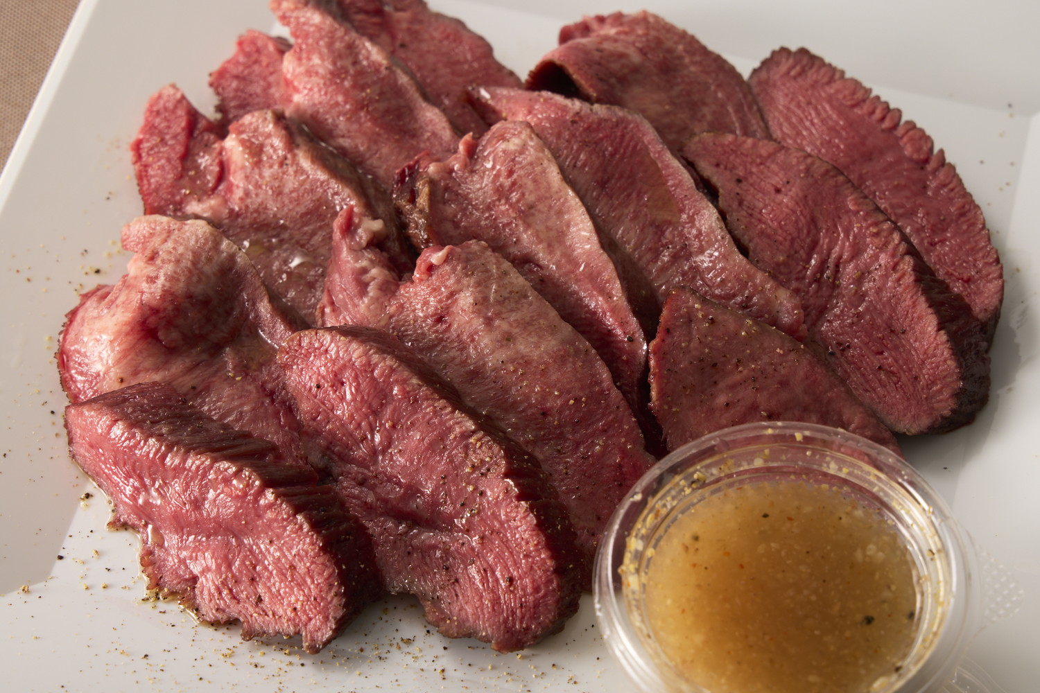 牛タンの一本焼き 葱塩ソース
