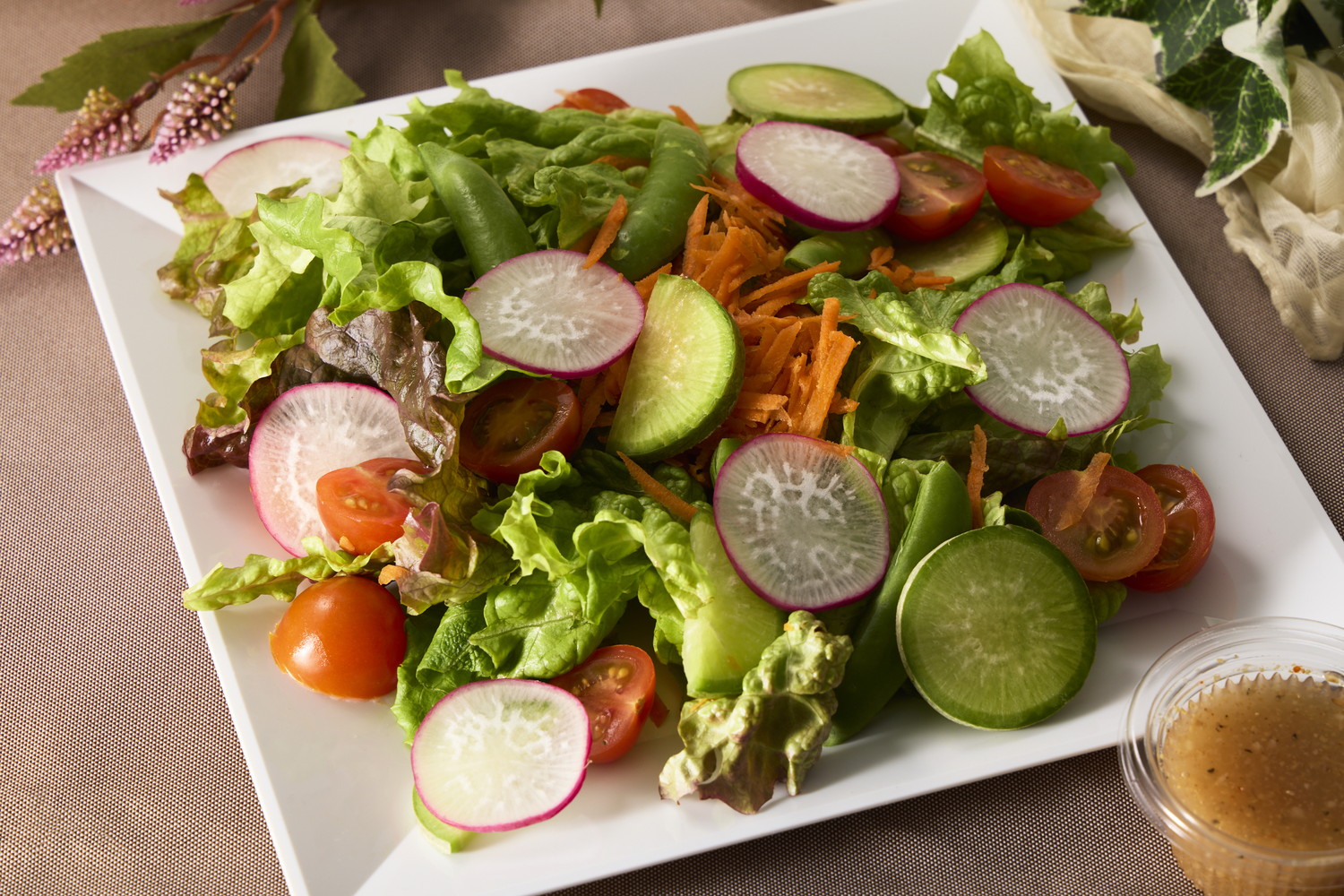 農家直送こだわり野菜の彩サラダ