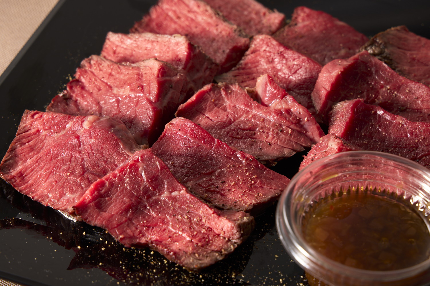 葡萄牛のローストビーフ 玉ねぎソースで