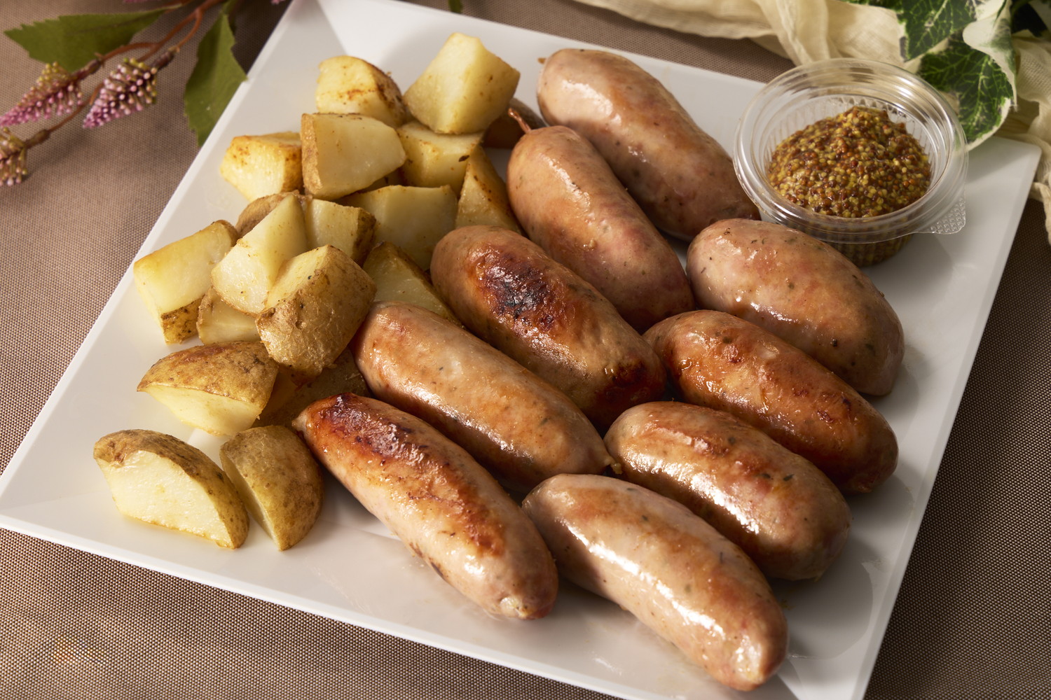 リングイッサソーセージ ジャガイモのバターソテーと粒マスタードを添えて