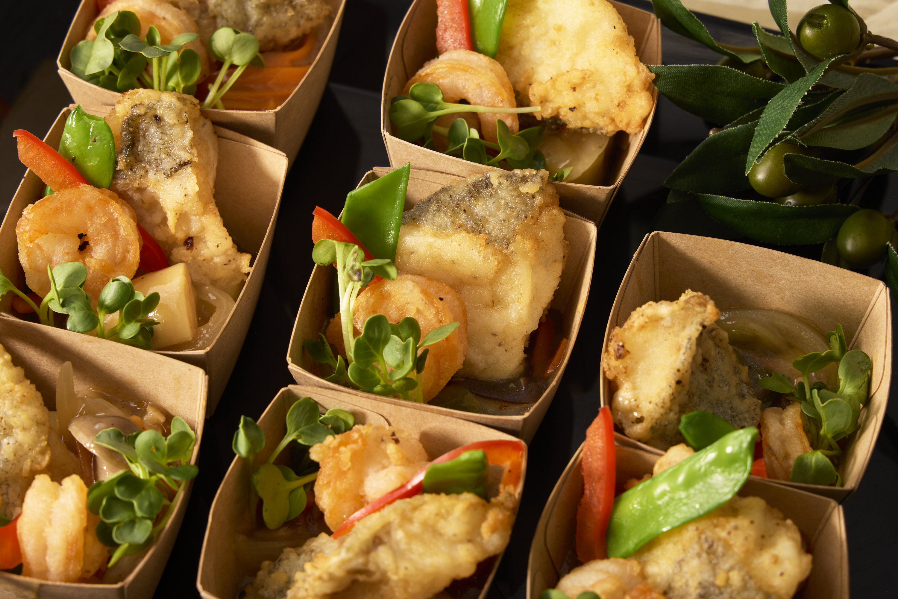 揚げ白身魚と海老の洋風甘酢あんかけ