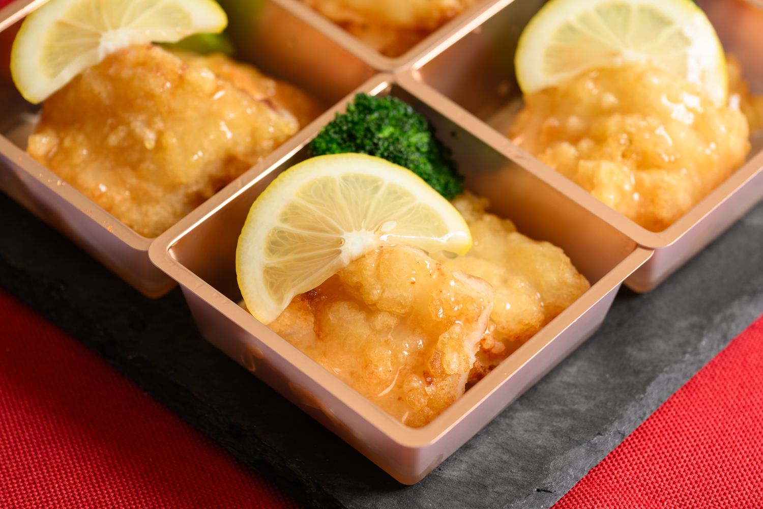 白身魚のレモンソースかけ