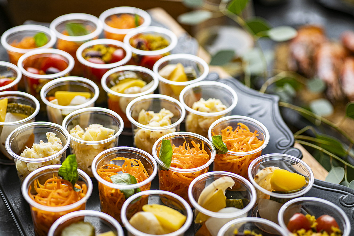 小分けの人参ラペ、南河内野菜のピクルス