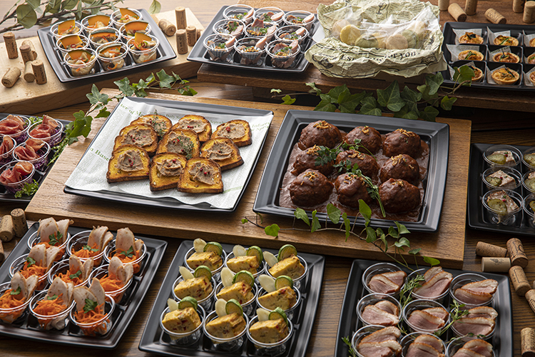 9名様分のお届けイメージ。各メニューごとにまとめてお届け致します。