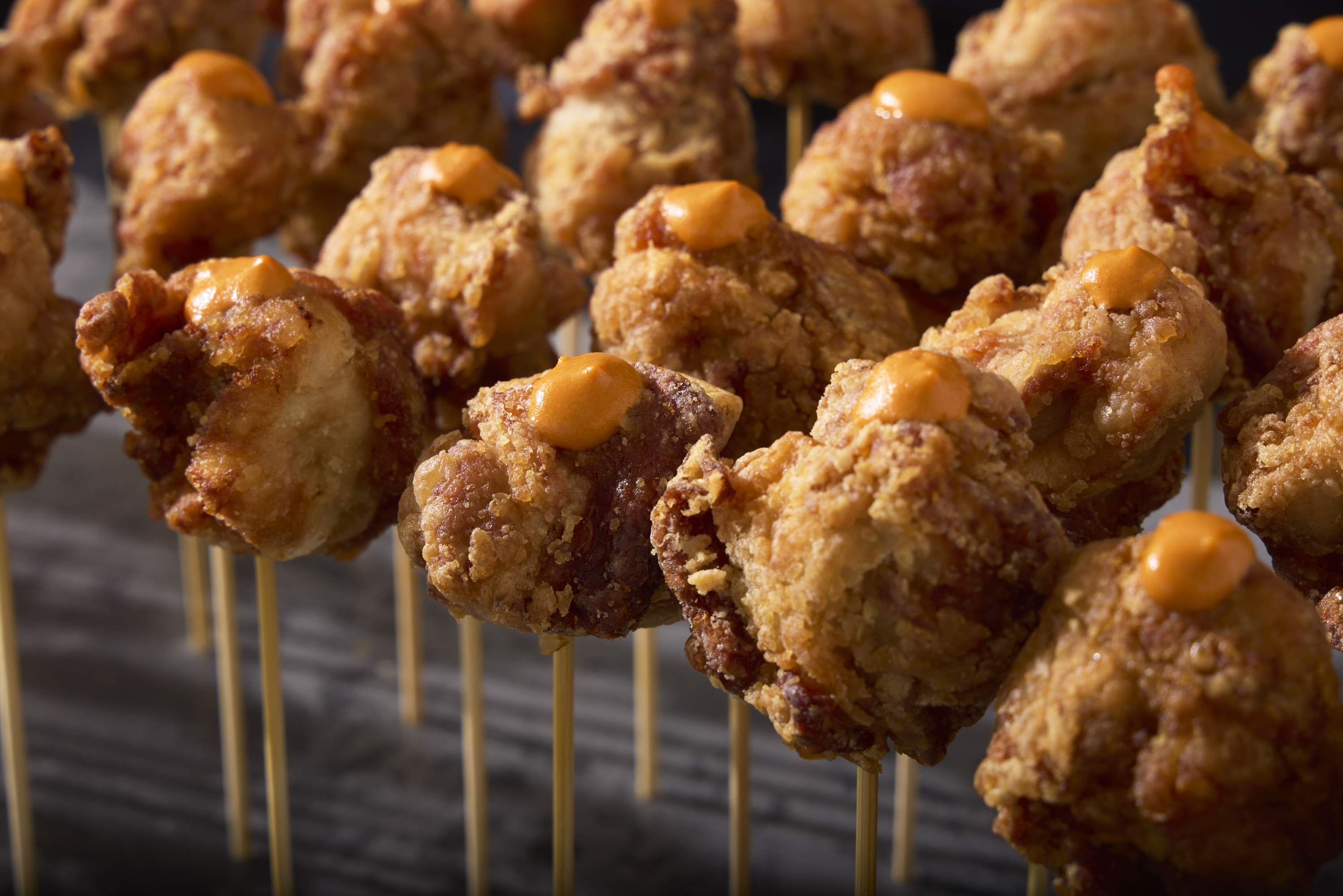 若鶏のフリット　ロメスコソース