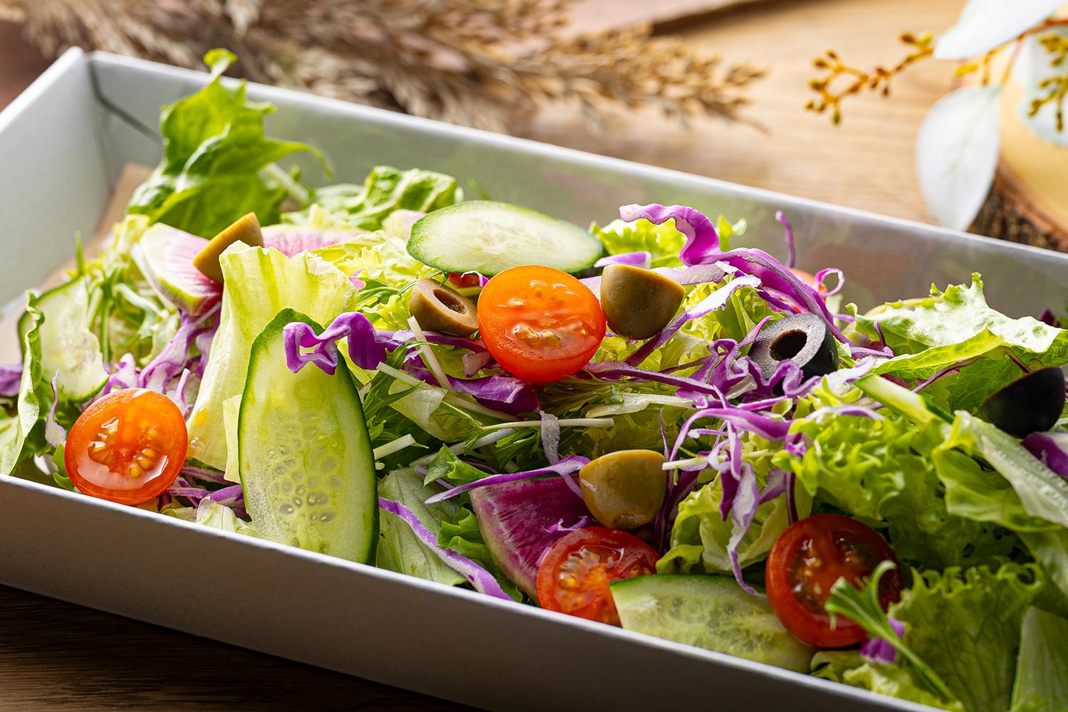 季節の彩りサラダ