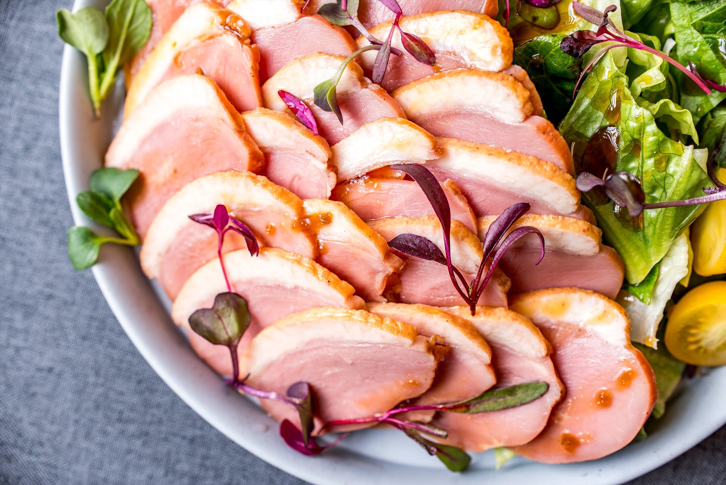 燻製鴨のタリアータ～香味ゆずソースで～