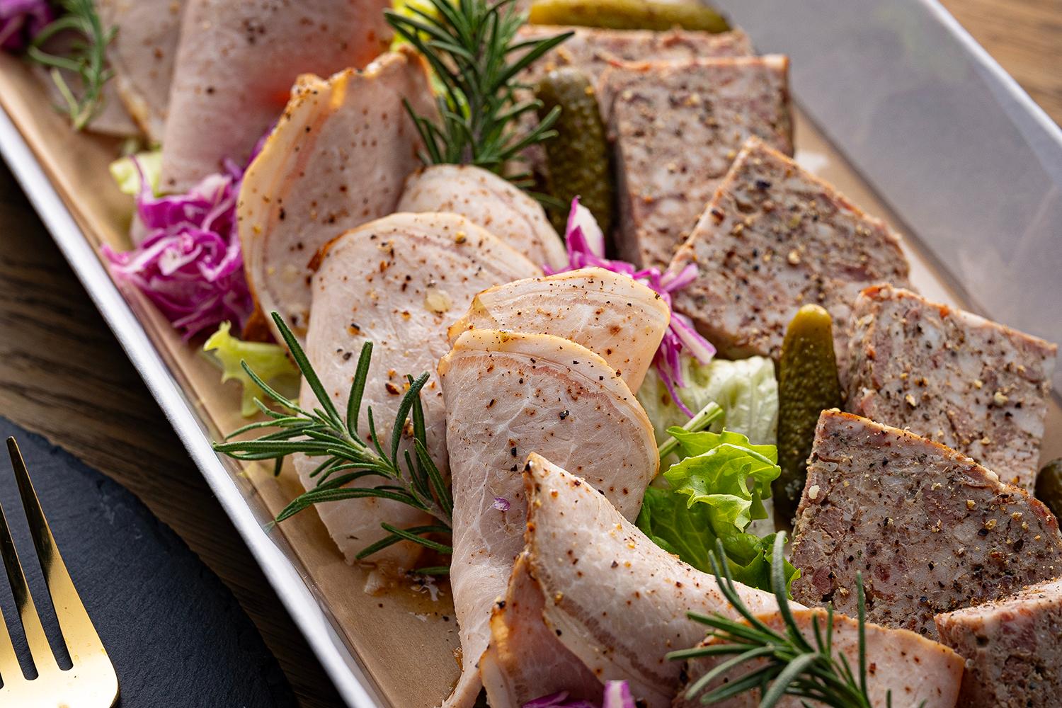 ⑤パテドカンパーニュ⑦紫キャベツと⾃家製ローストポーク
