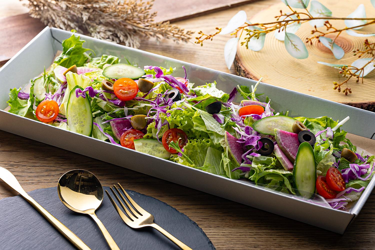 ①季節の彩りサラダ