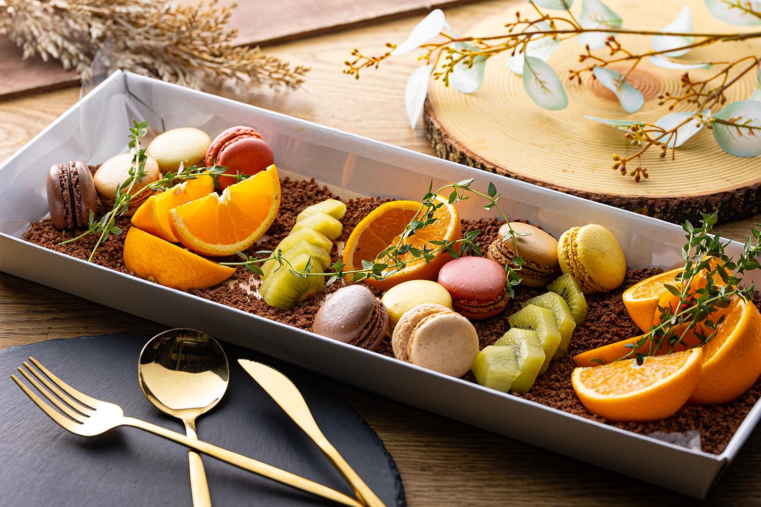 ⑪マカロン
⑫季節のフルーツ
