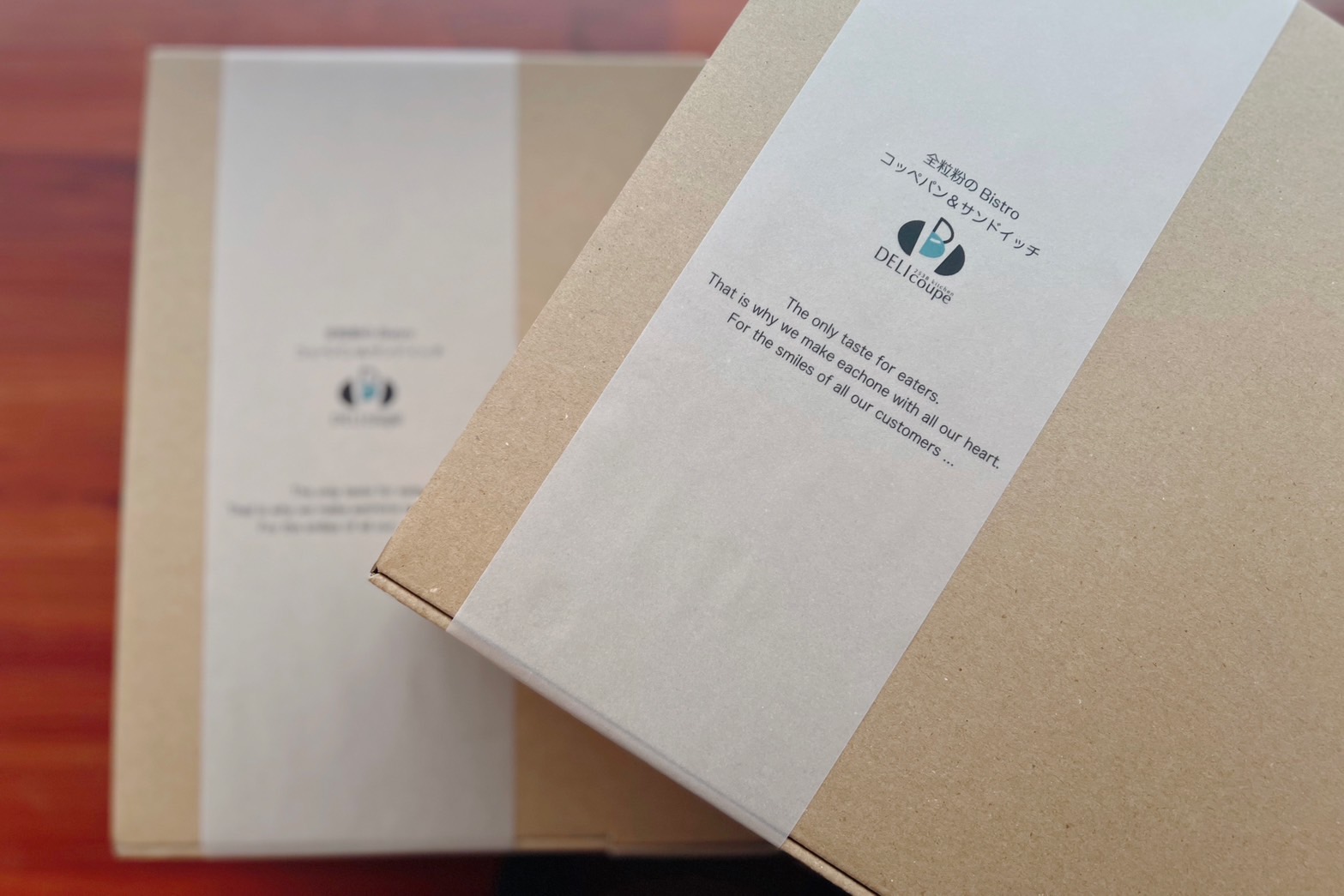 クラフト箱にお届けいたします。