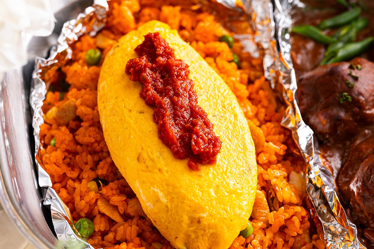 ・自家製ポモドーロソースとヨード卵のオムライス