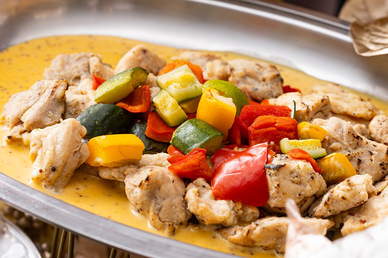 鶏もも肉のグリルハニーマスタードソース（温製）