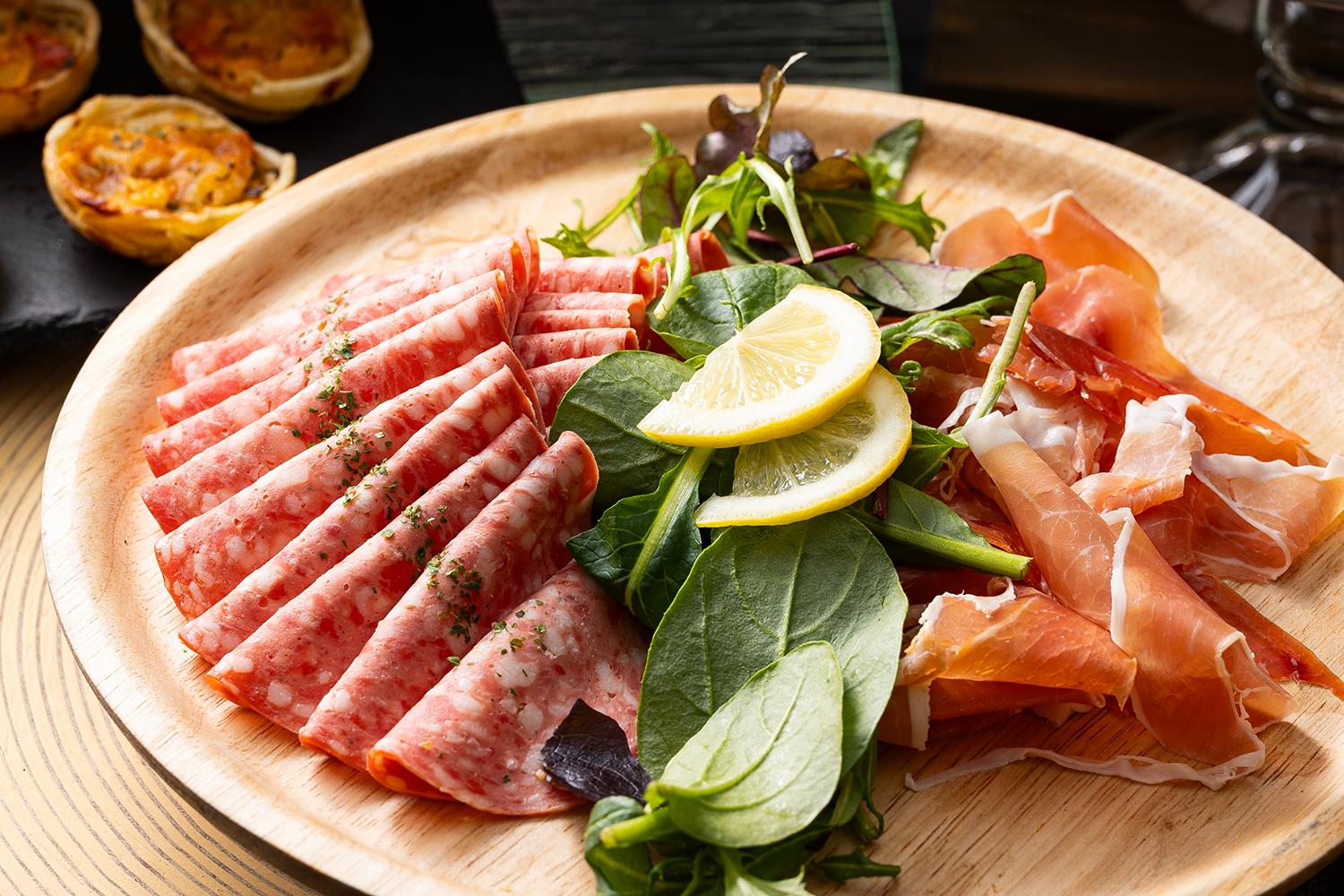 イタリアンサラミと生ハム盛合せ