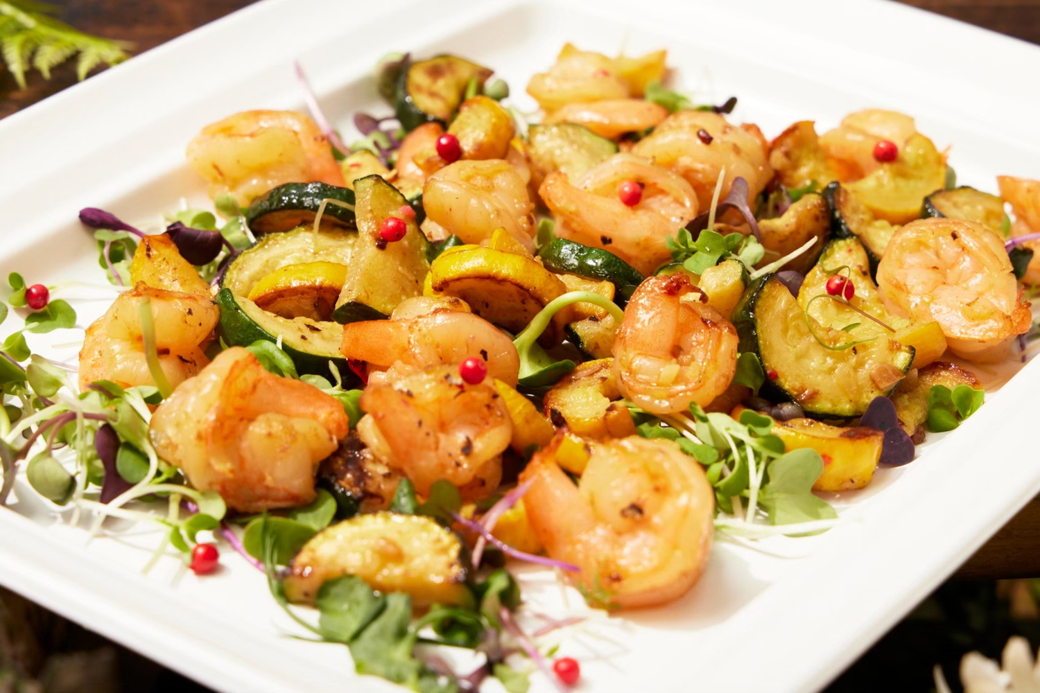 エビと季節野菜のガーリックシュリンプ