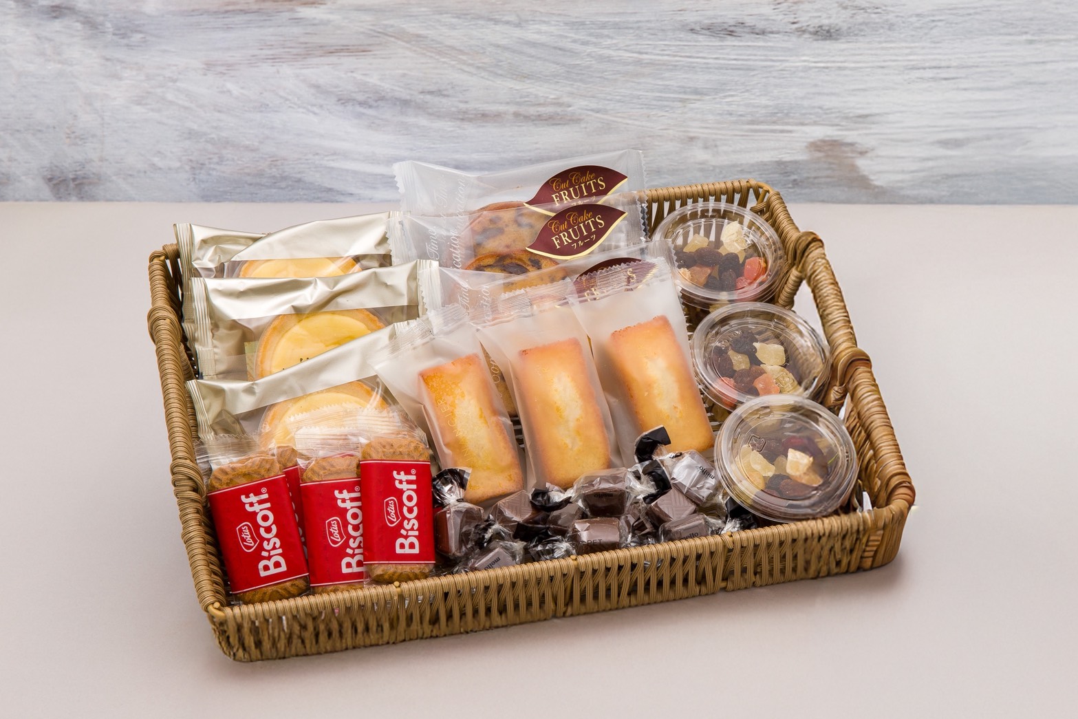 スイーツ＆フルーツバスケット　※料金はバスケット毎（3～6人前/台）画像0