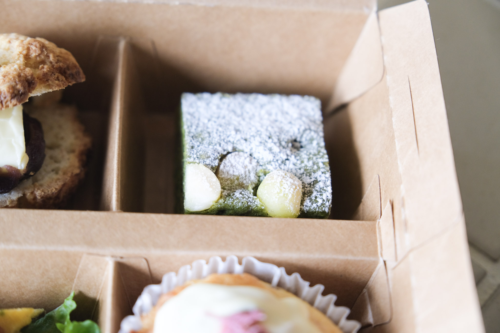 抹茶ホワイトチョコブラウニー