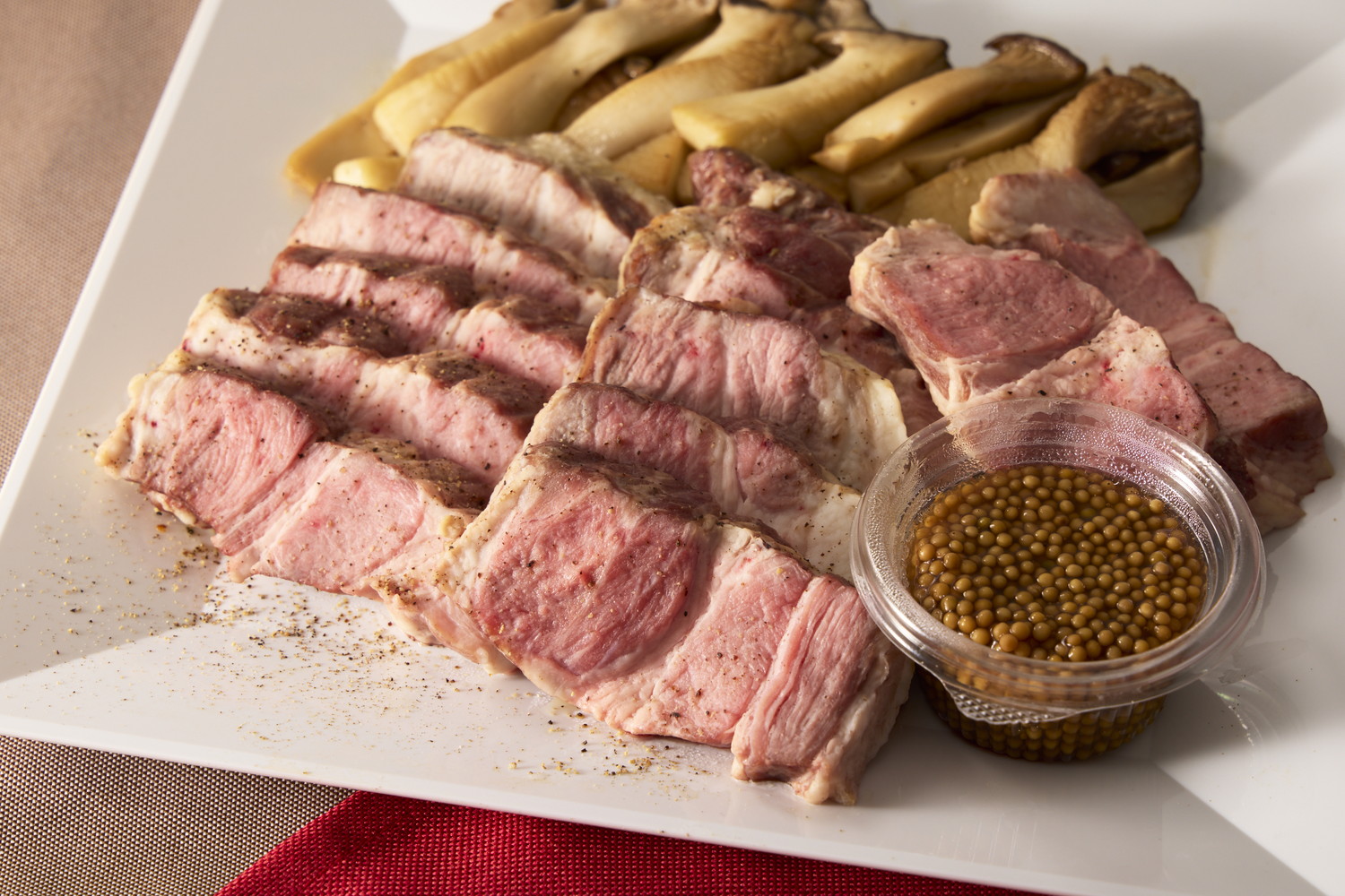 岩中豚のグリル タスマニア産粒マスタード