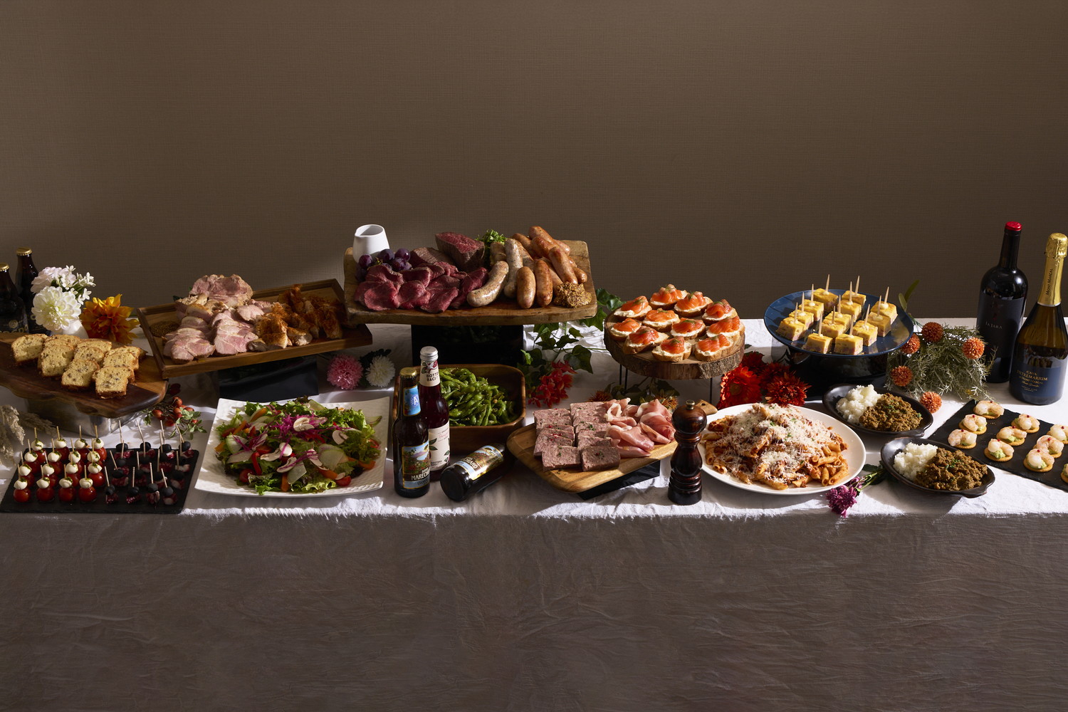 全体イメージ　写真内ハモンセラーノはオプションとなります