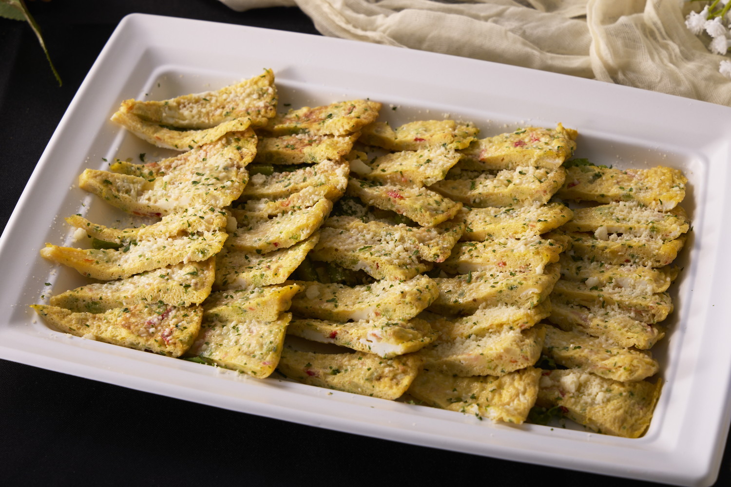 採れたて卵と新鮮野菜の特製オムレツ