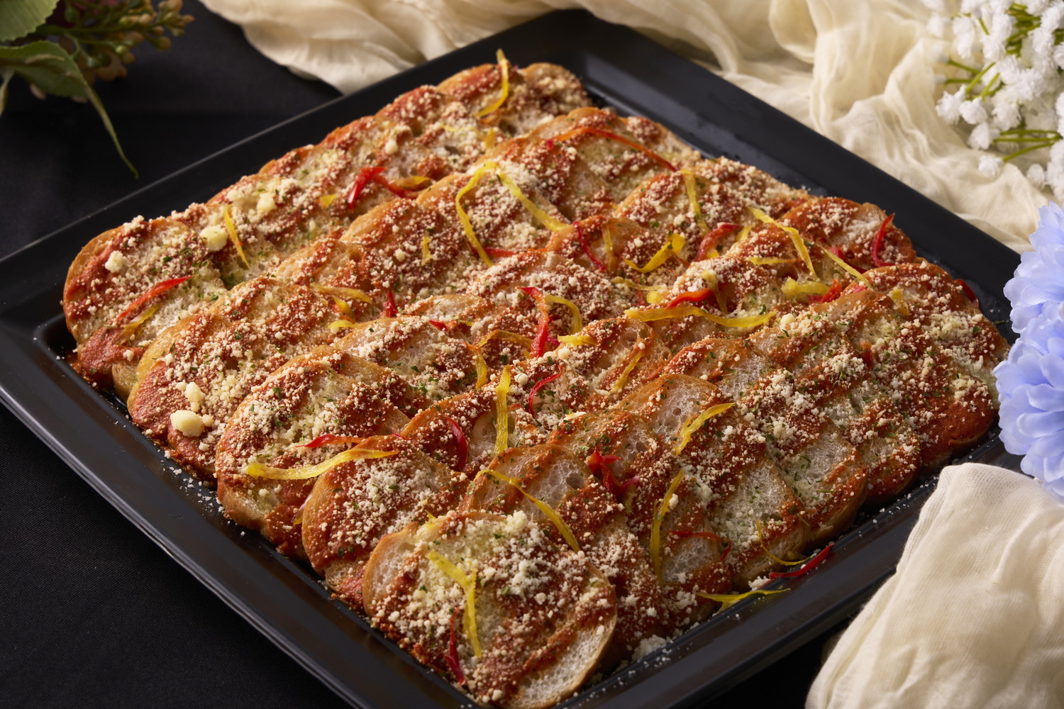 トマトとガーリックのブルスケッタ