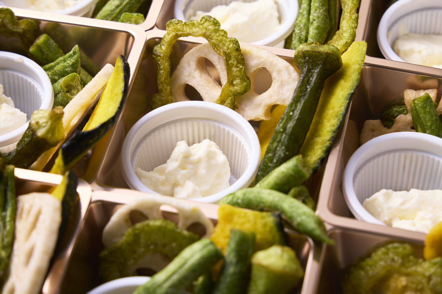 農園野菜のクリスピーチップス　特製サワークリーム