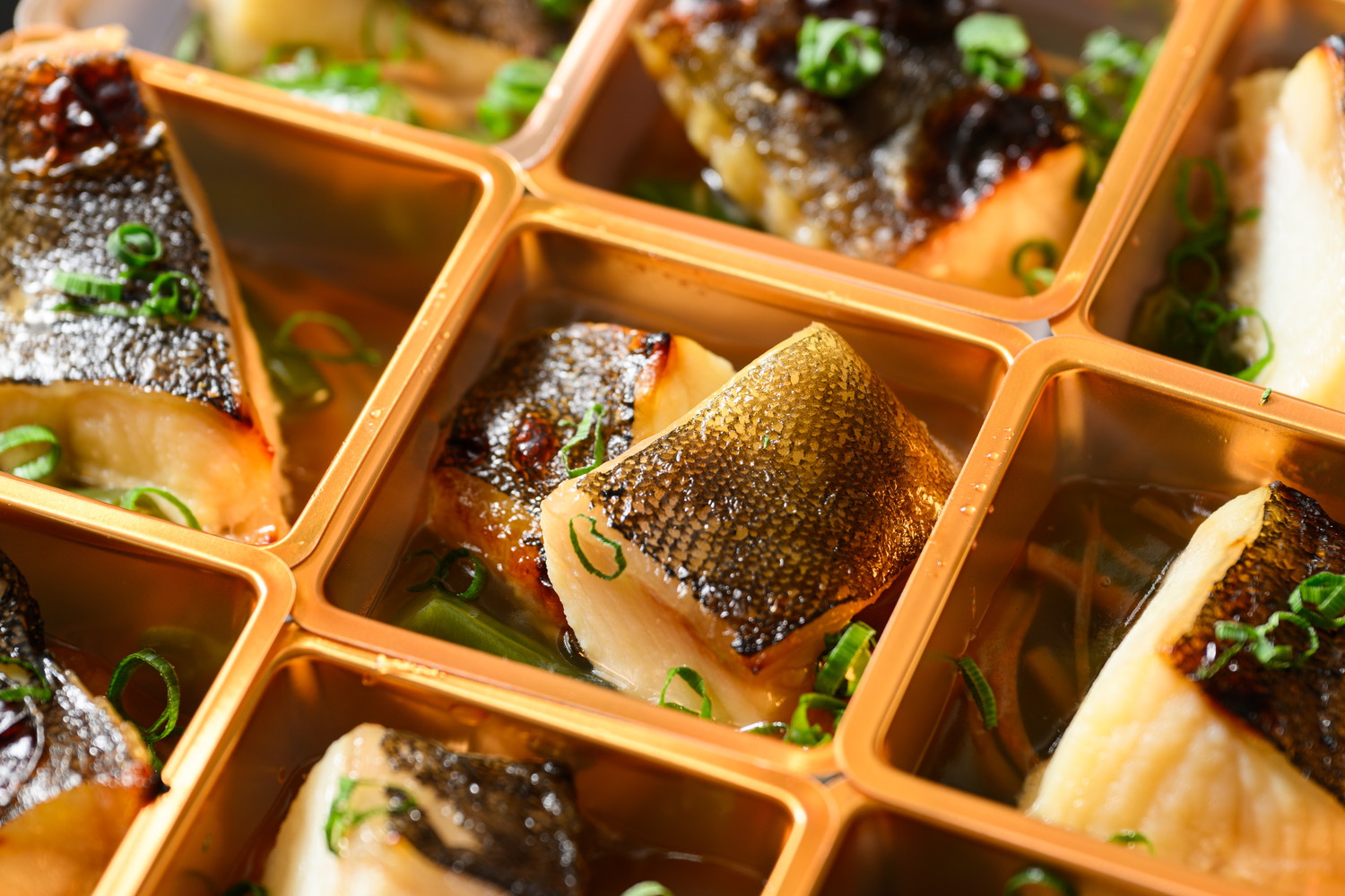 旬魚の彩り焼き