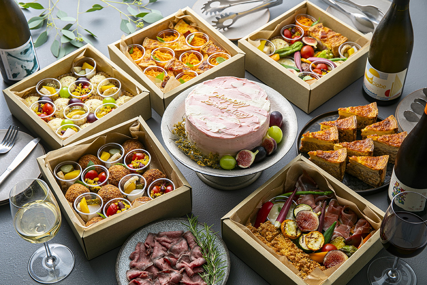 自家製のローストビーフや特製ケーキがついたお祝いにぴったりのプラン。