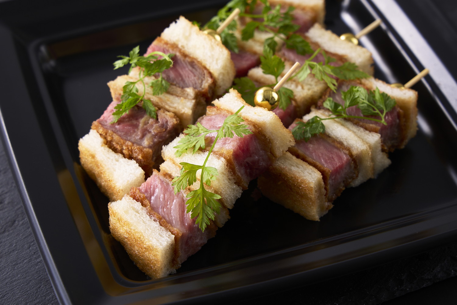 じっくり揚げた特製カツサンド