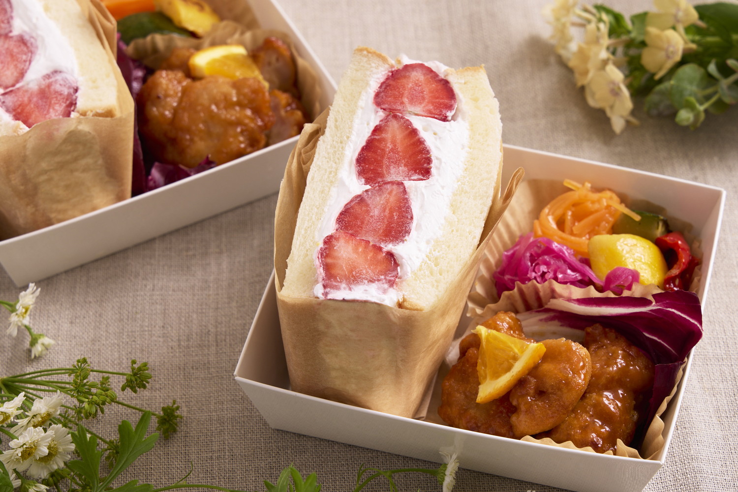 季節のフルーツサンドイッチ