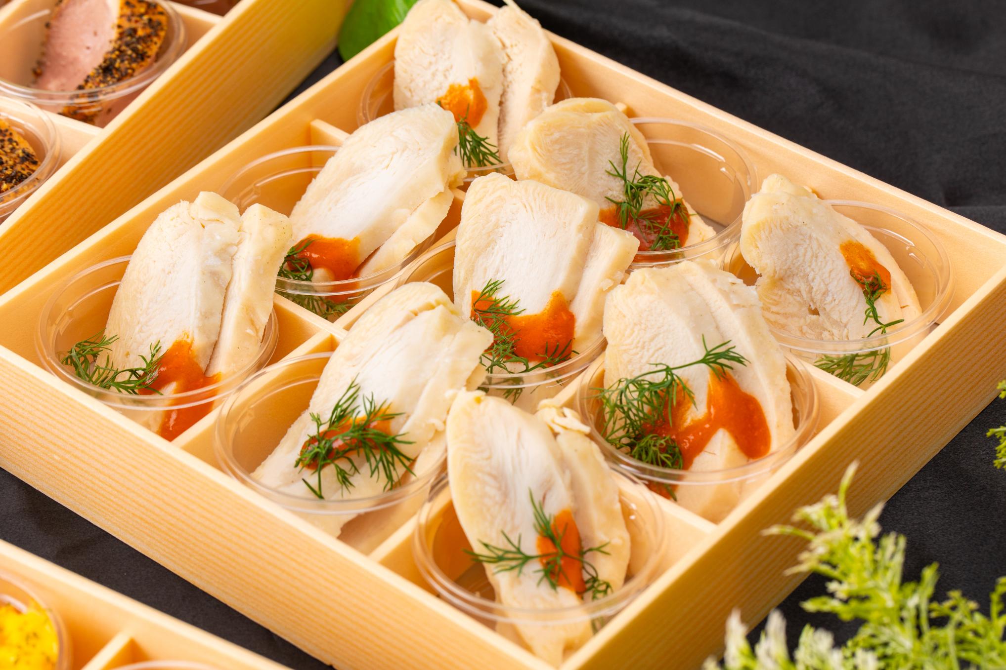 しっとり蒸し鶏のピリ辛アジアンサンバル	