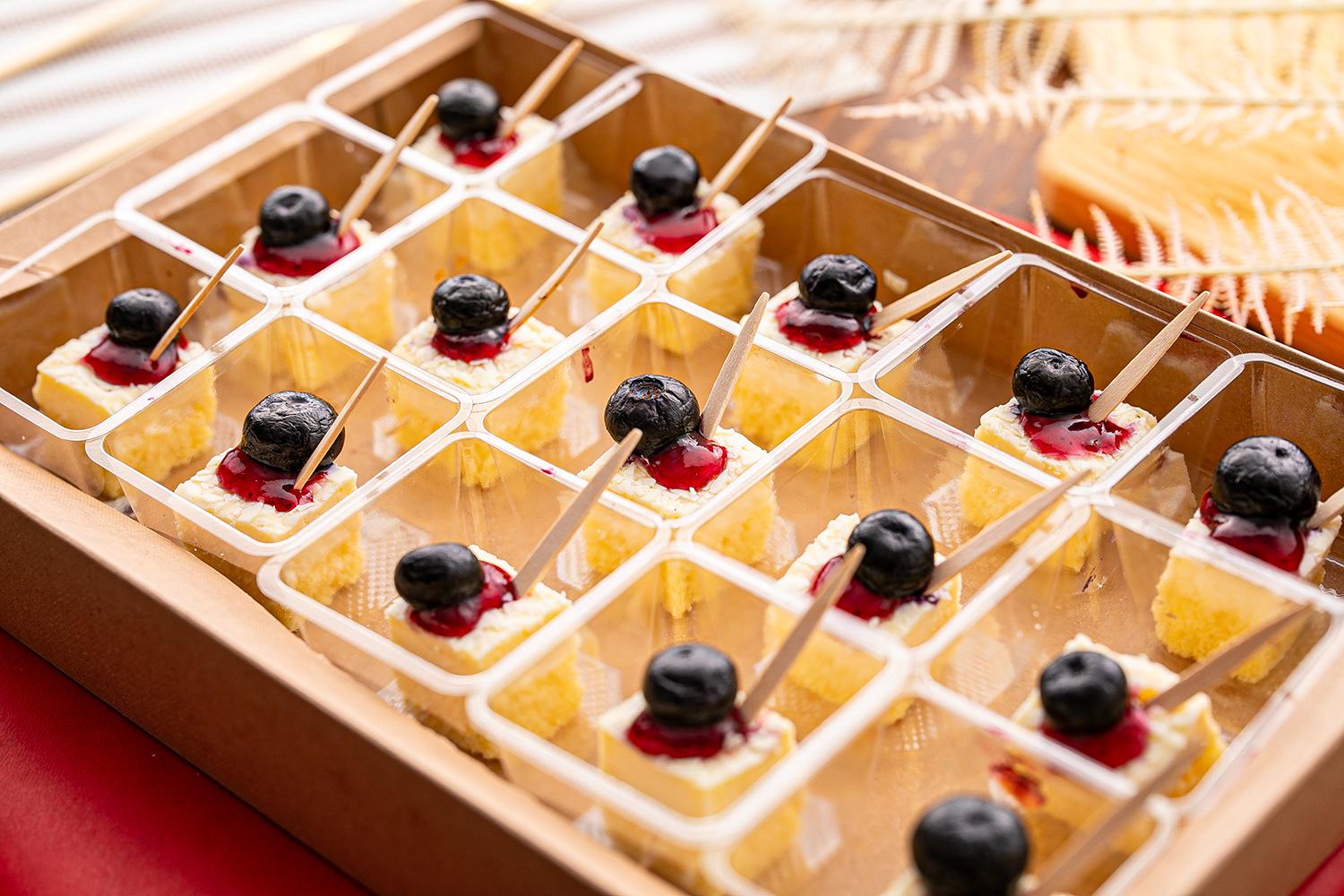 クリームチーズケーキ on ブルーベリー