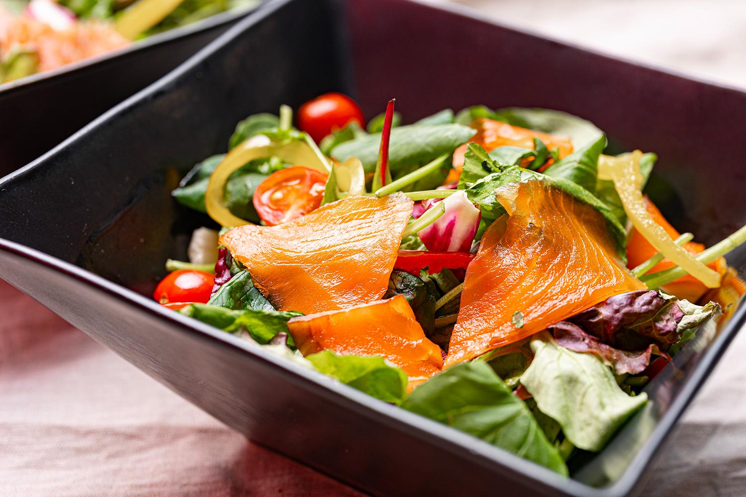 イタリア野菜の彩サラダ　～すりおろしりんごのドレッシング～