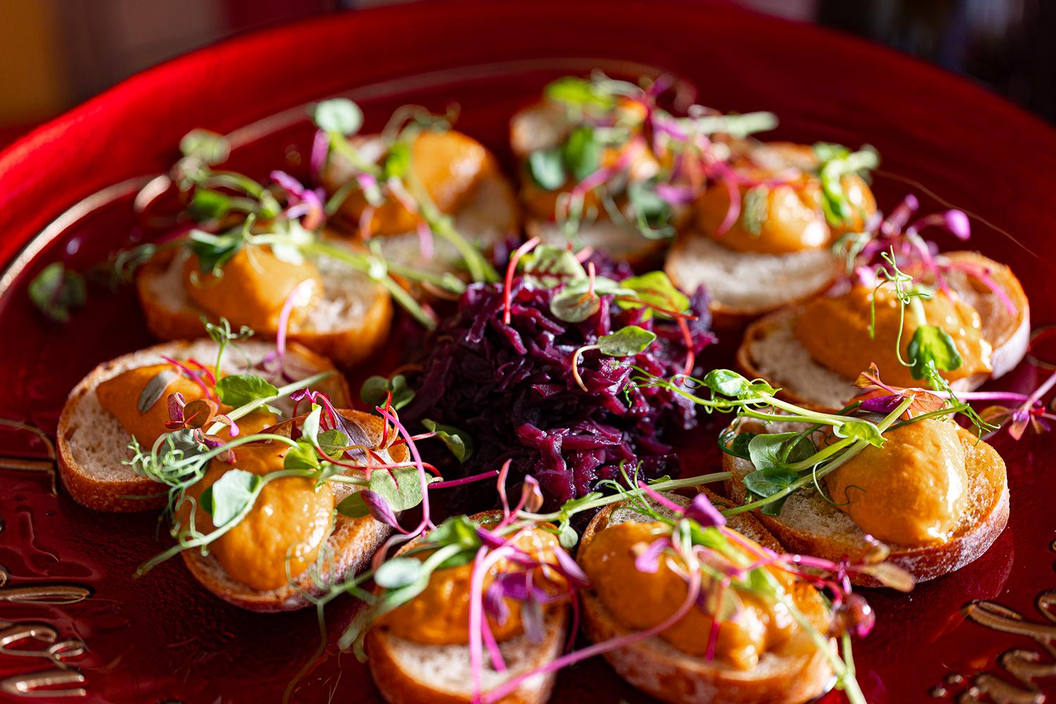 ふわふわエビのムースカナッペ