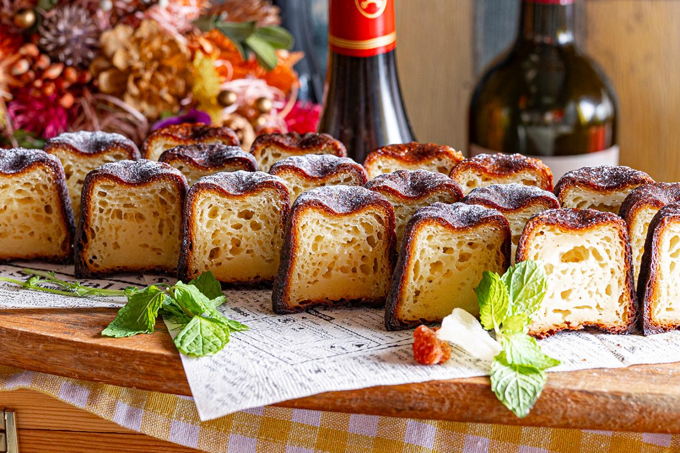 ゆゆの大きなカヌレ（写真は18人分・お一人半分カットです！）