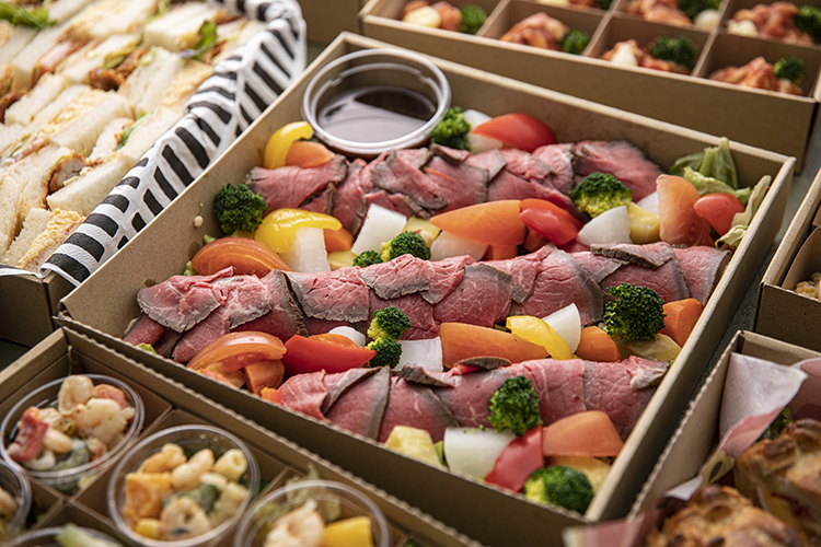 【期間限定20％割引￥5,800→￥4,640】【全10品・カップ料理＋大皿3品】肉と魚のダブルメイン！ロワゾフルコース画像1