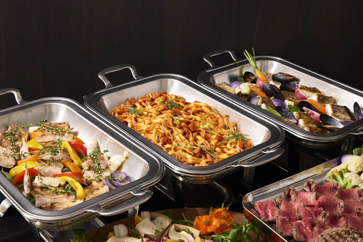 【期間限定20％割引￥10,000→￥8,000】フリードリンク付きGrand Luxe Party Buffet＜和牛ローストビーフカッティング付き＞画像3