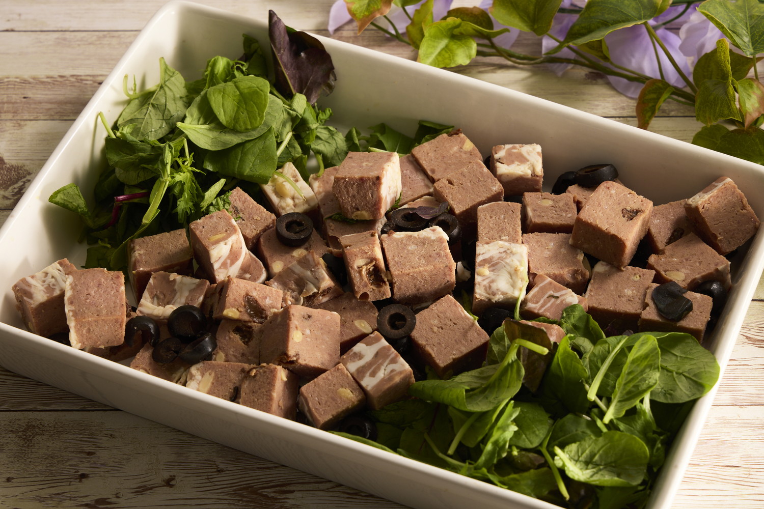 ハーブ香るパテとオリーブ
