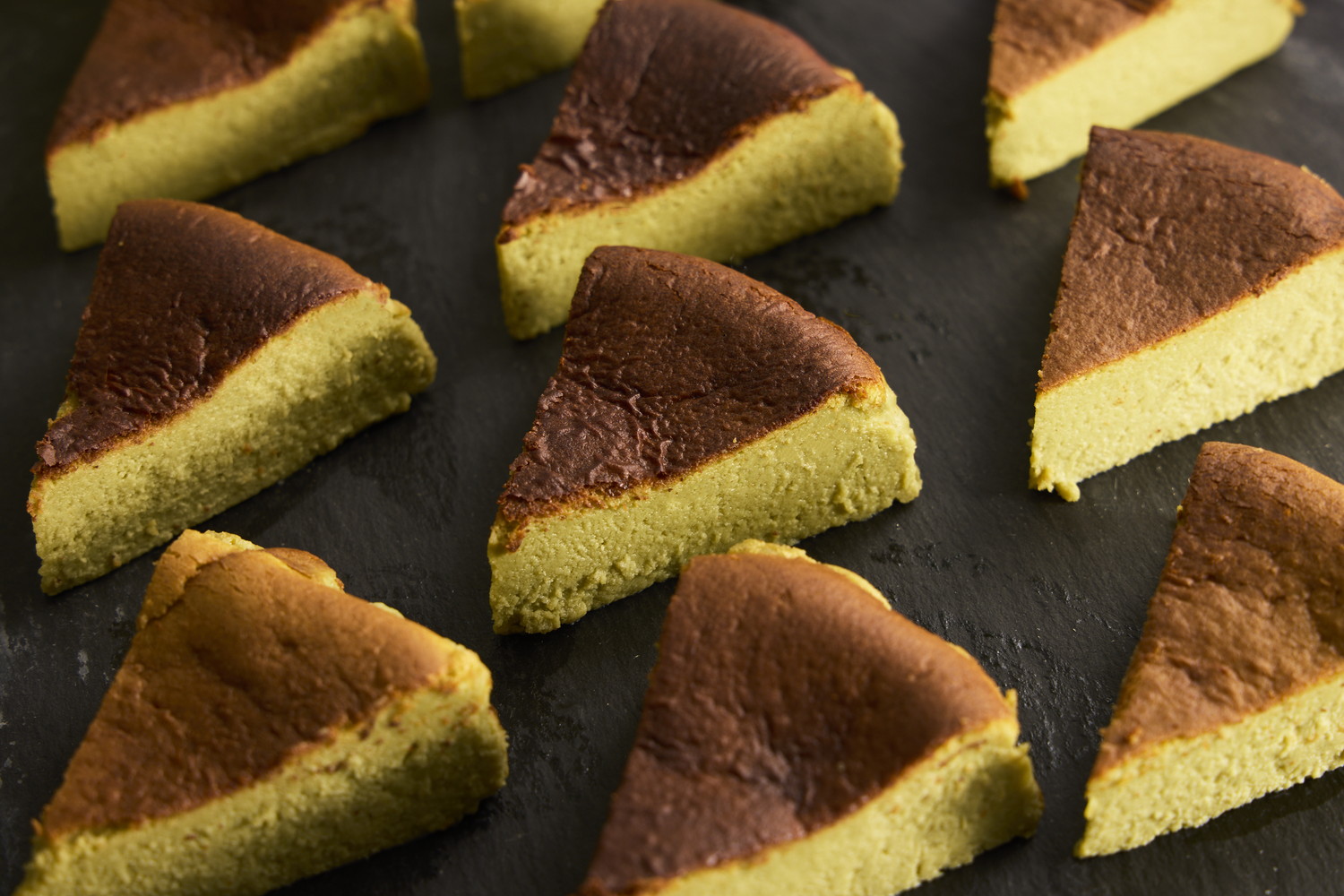 バスク風チーズケーキ ～ピスタチオの贅沢仕立て～
