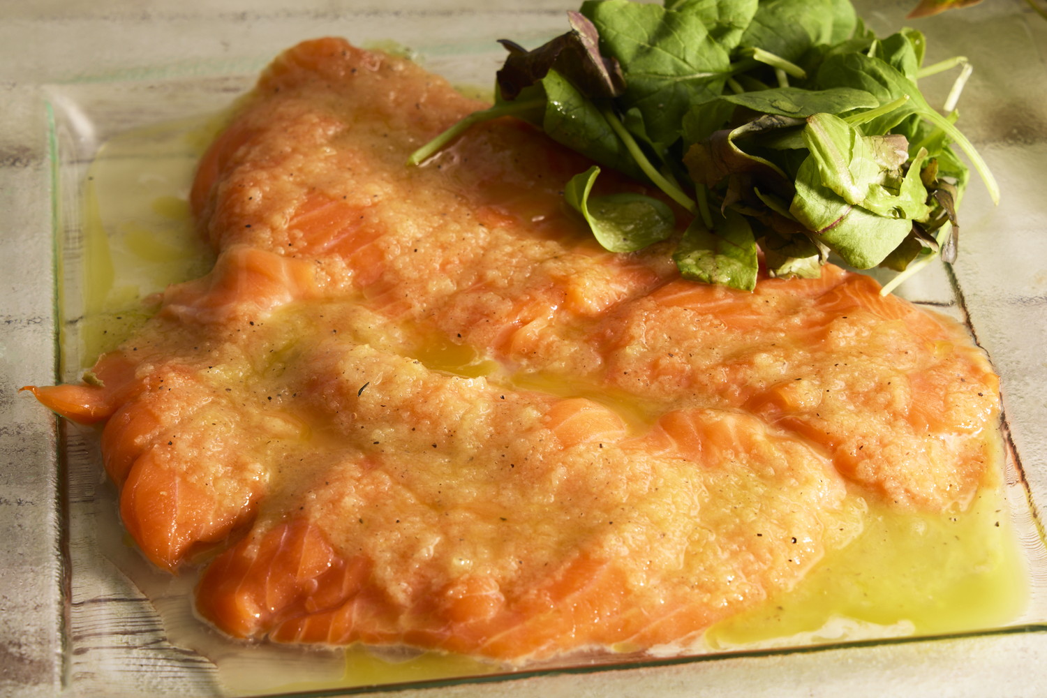 ノルウェーサーモンのカルパッチョ ～玉ねぎドレッシング～
