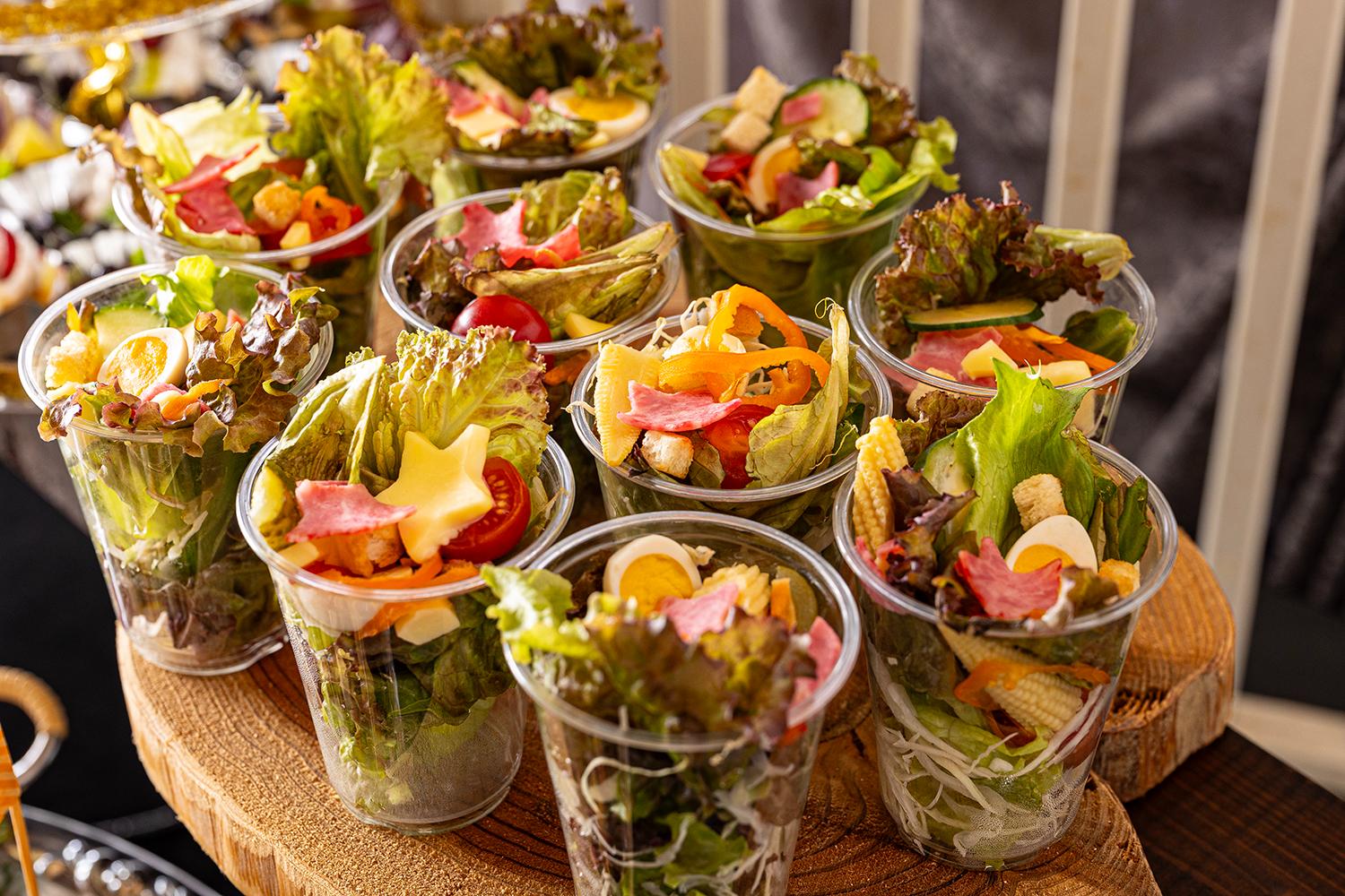 彩りカップサラダ