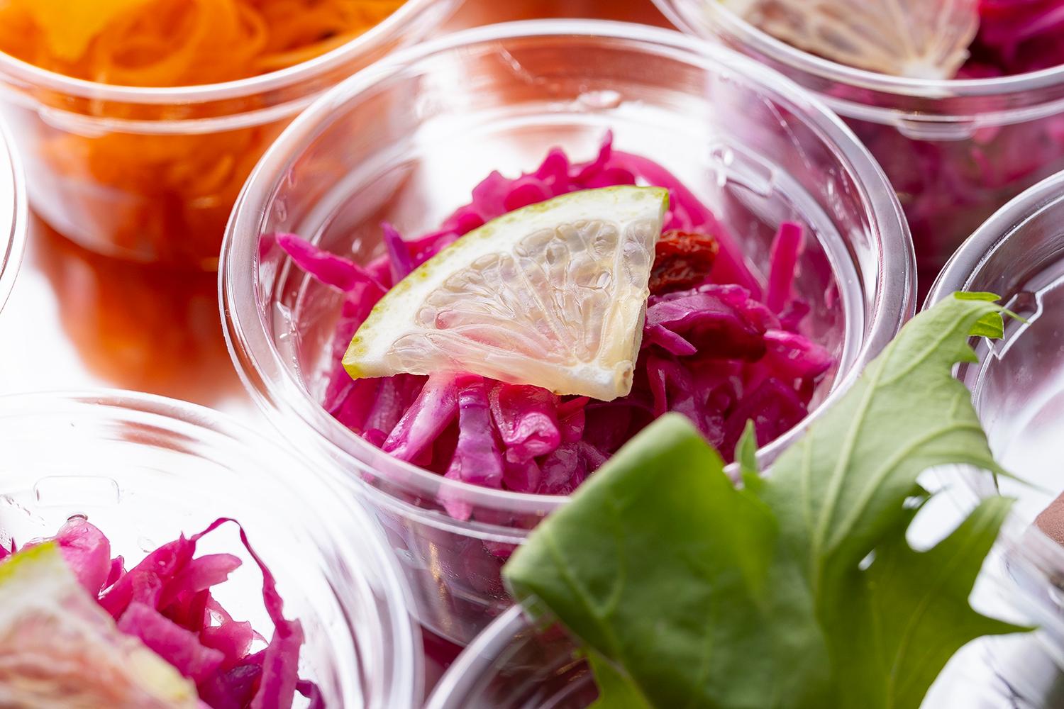 自家製レモンドレッシングの紫キャベツマリネ