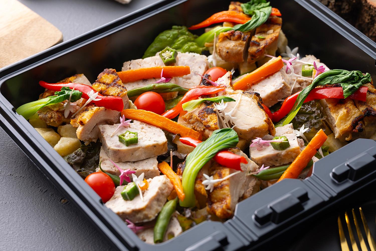 豚と鶏のやさしい味わいの自家製テリーヌ