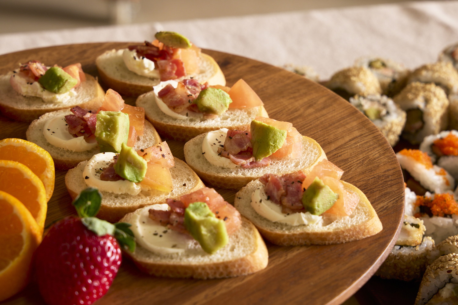 アメリカンブルスケッタ（ベーコントマト・アボカド）