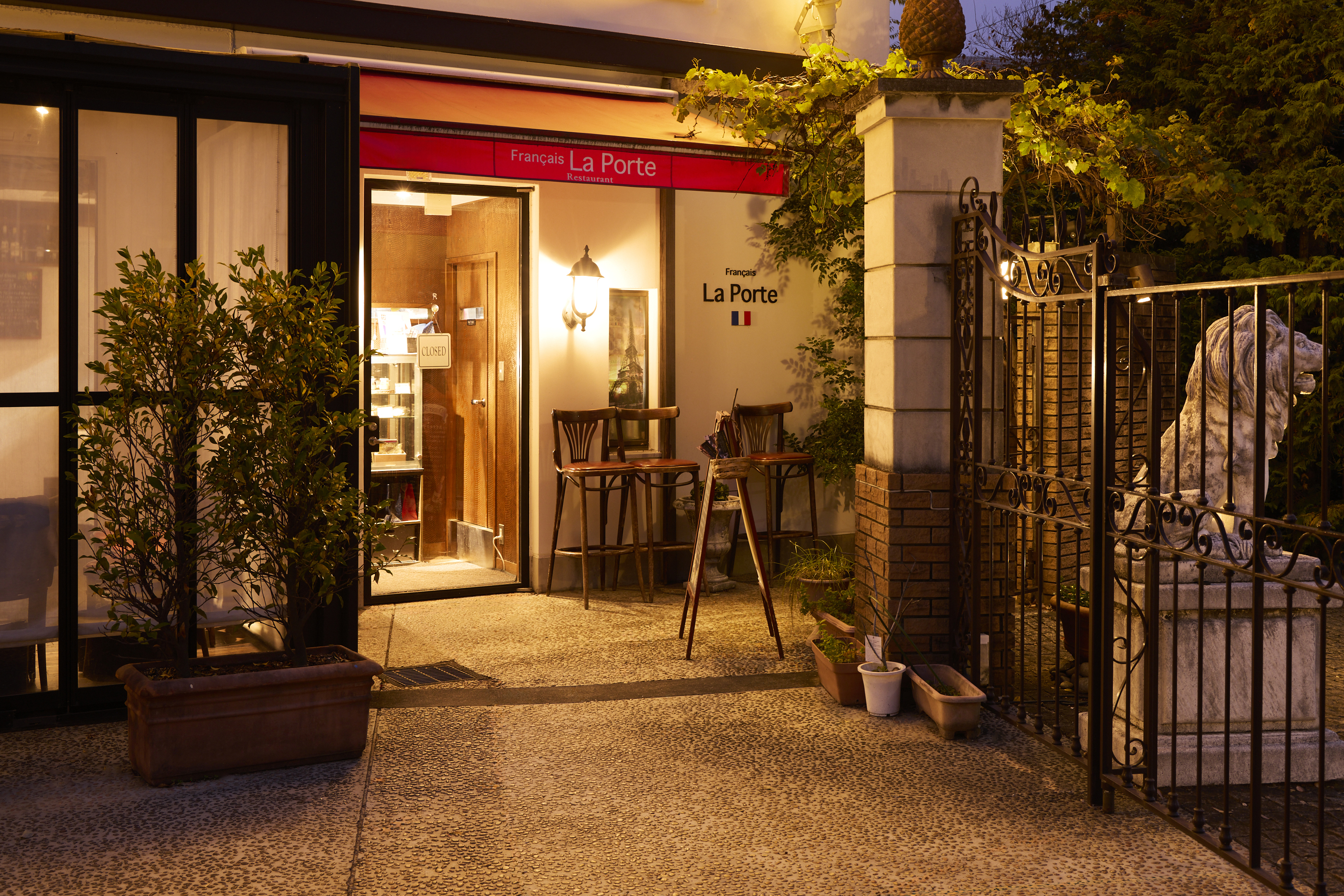 予約の取れない人気のフランス料理店