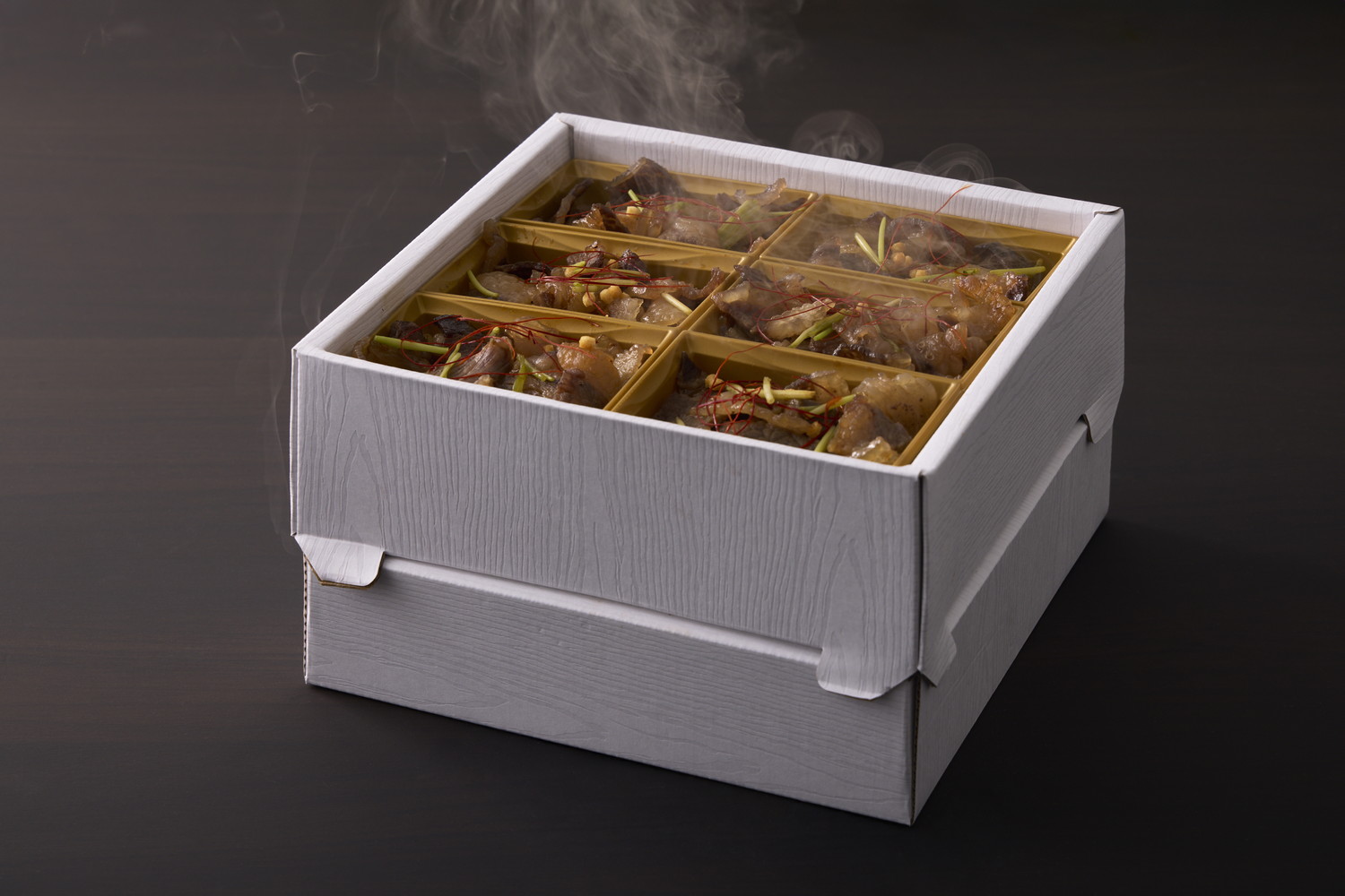 加熱容器で味わう温製贅沢メニュー