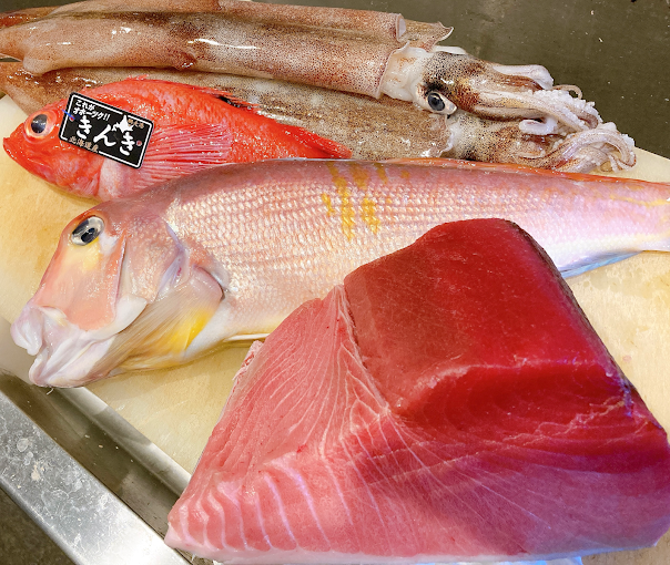 シェフ自ら市場で旬の食材を厳選